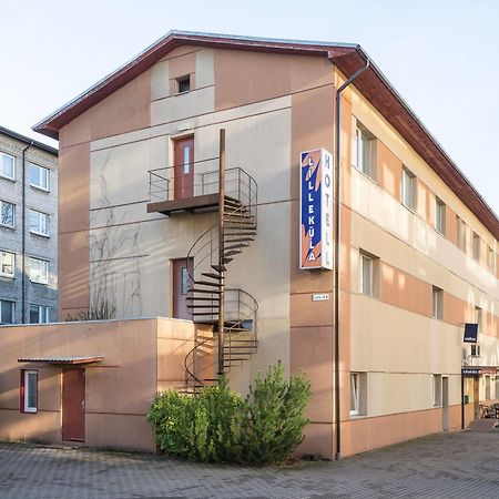 Lillekuela Hotel Таллин Экстерьер фото
