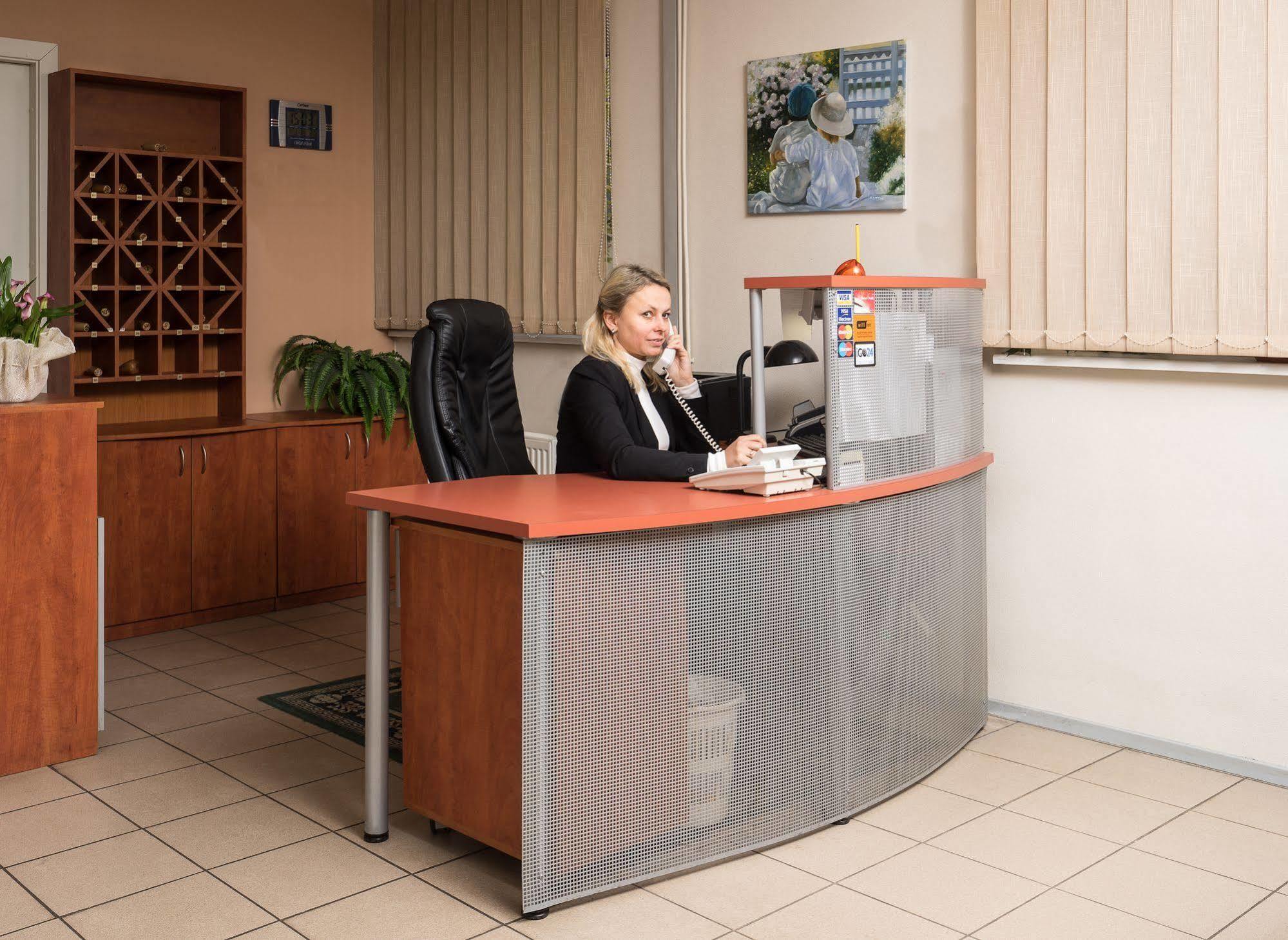 Lillekuela Hotel Таллин Экстерьер фото