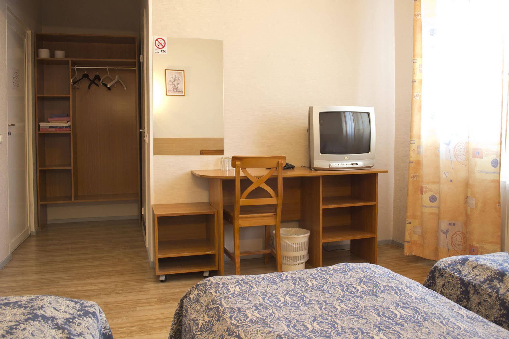 Lillekuela Hotel Таллин Экстерьер фото