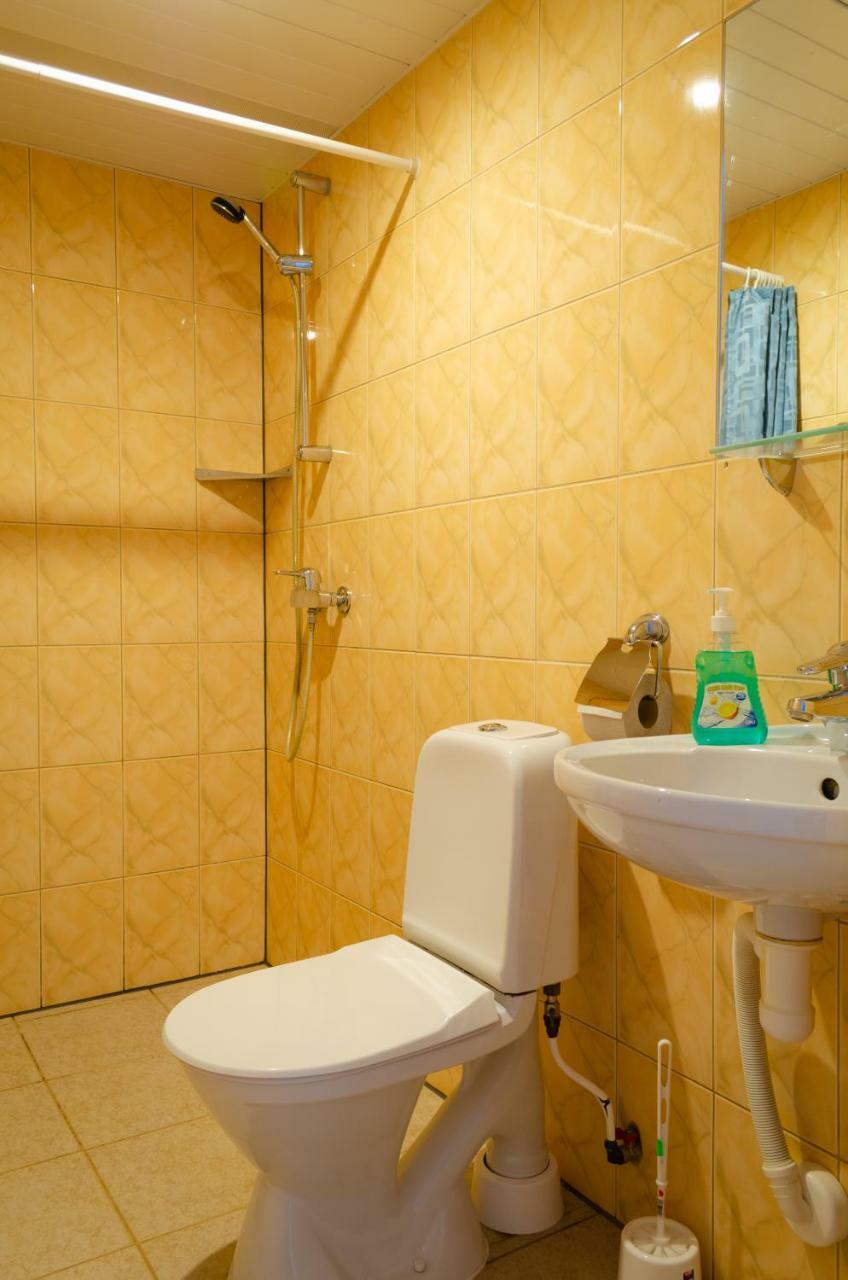 Lillekuela Hotel Таллин Экстерьер фото