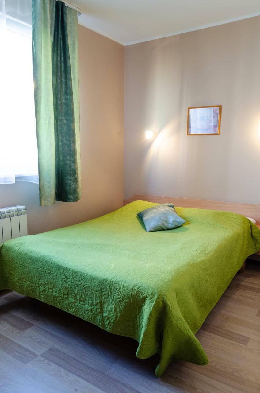 Lillekuela Hotel Таллин Экстерьер фото