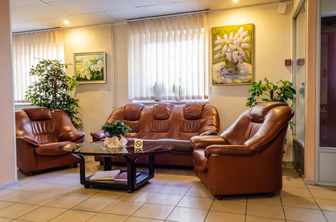 Lillekuela Hotel Таллин Экстерьер фото