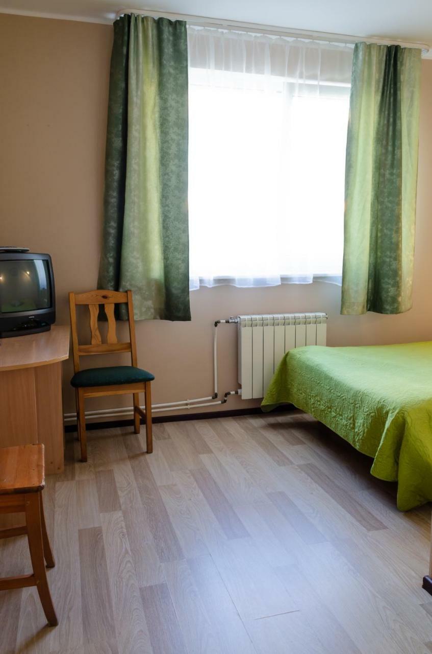 Lillekuela Hotel Таллин Экстерьер фото